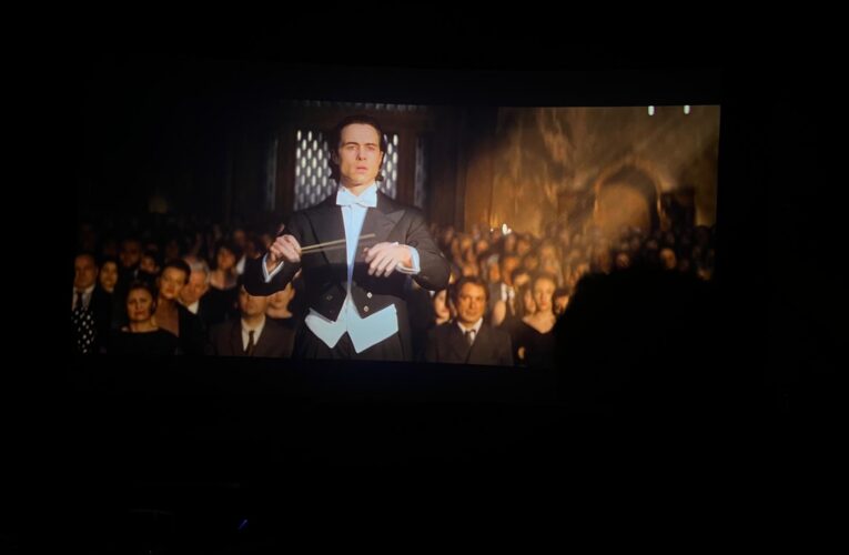 CRAVATA GALBENĂ- un film românesc din altă lume